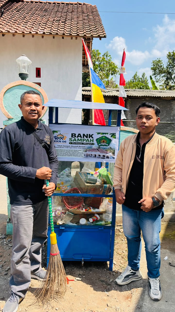 Sosialisasi Pemanfaatan Bank Sampah Untuk Peningkatan Ekonomi Warga Oleh Mahasiswa KKN DR 6 di Desa Keleng